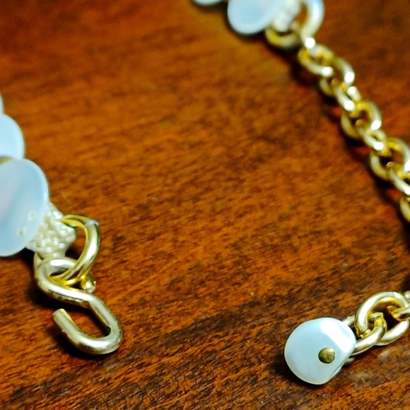 Vintage Mother of Pearl Choker - Picture 4 of 7